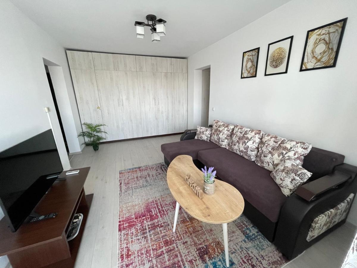 Elite Apartment Targoviste Exterior photo